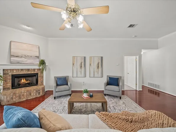 6825 Cheatham Dr, Watauga, TX 76148