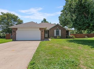 3636 W Shawnee Dr, Springfield, MO 65810