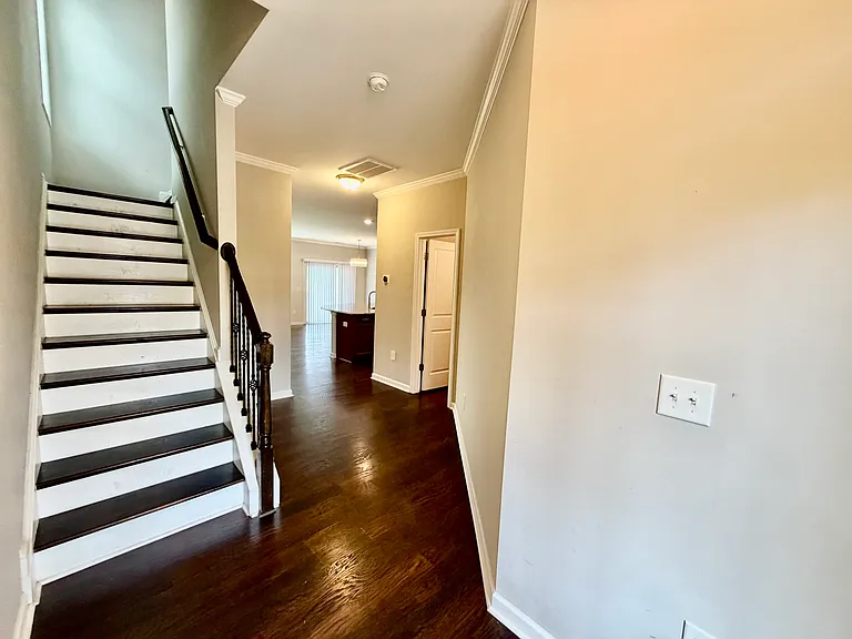 1828 Birdhouse Ln — Photo 4