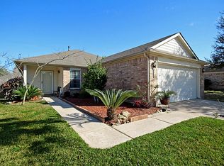 3015 Centennial Village Dr, Pearland, TX 77584