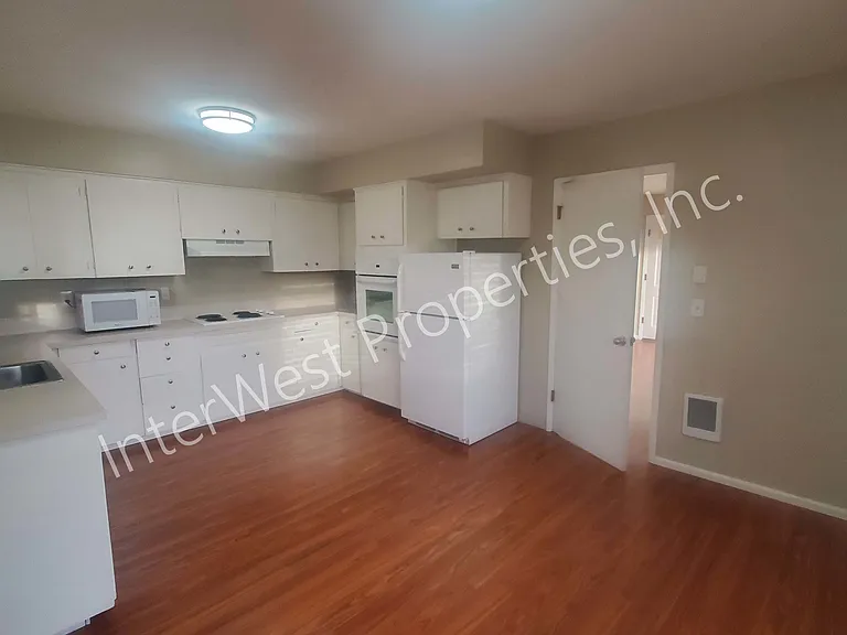 10 E Avenue A #A — Photo 13