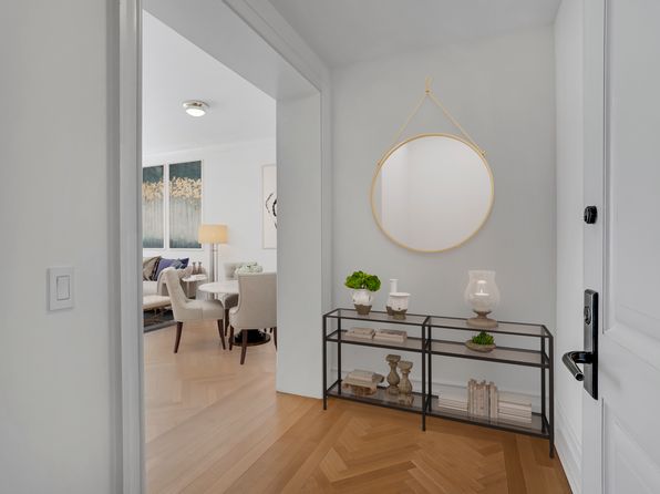 15 Central Park W APT 16J