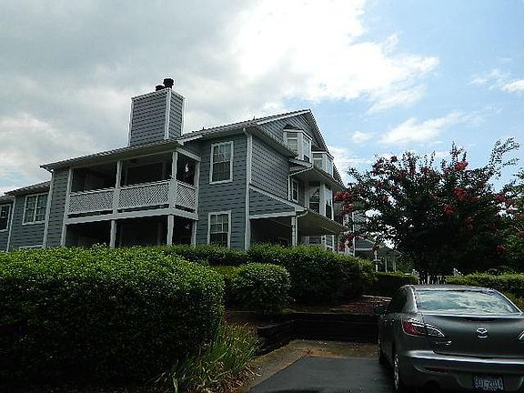 3rd image of 6018 Treetop Ct