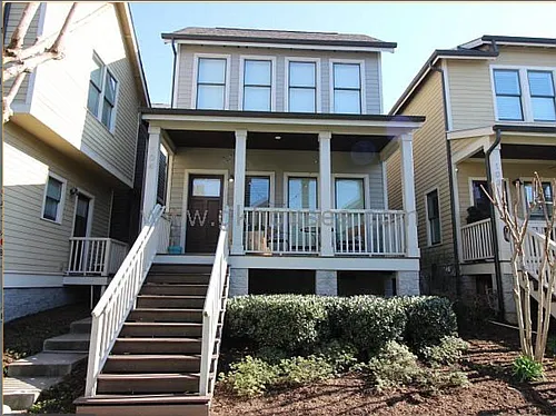 413 Van Buren St #104 Photo 1