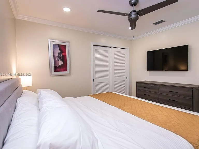 1022 Adams St — Photo 36