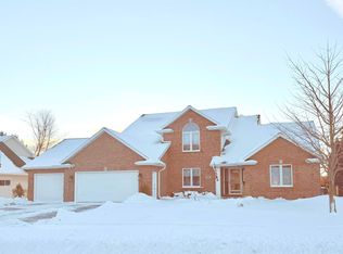 124 Shelley Ln, De Pere, WI 54115
