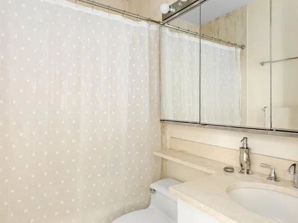 250 South End Avenue image 14 of 20