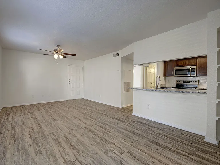 Village Green Apartments — Photo 18