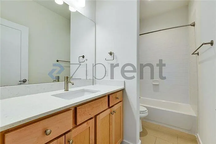2nd Floor Bathroom