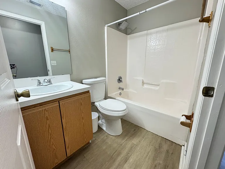 817 Eastern Ave — Photo 24