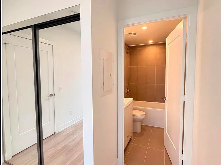 60 Central Park Dr #Penthouse 02 — Photo 8