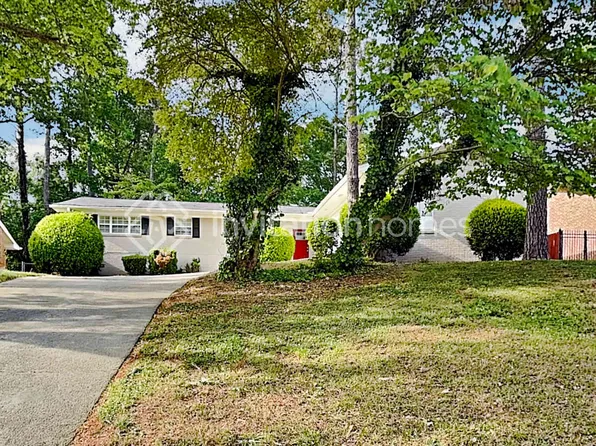 2813 Rainbow Forest Dr, Decatur, GA 30034