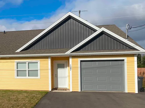127 Oak Dr, Charlottetown, PE C1A 6T4
