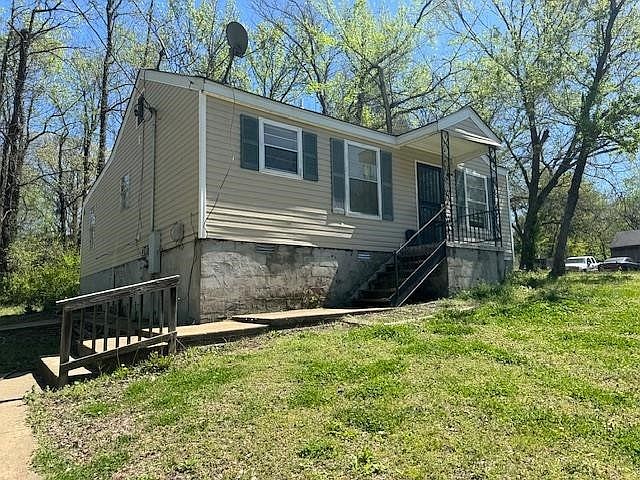 2nd image of 3510 Denver St