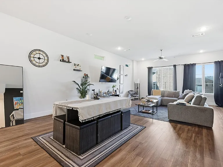 8132 Bromley Dr — Photo 9