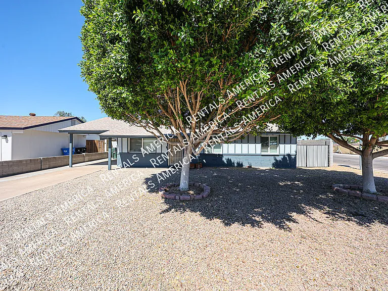 3550 E Voltaire Dr — Photo 2