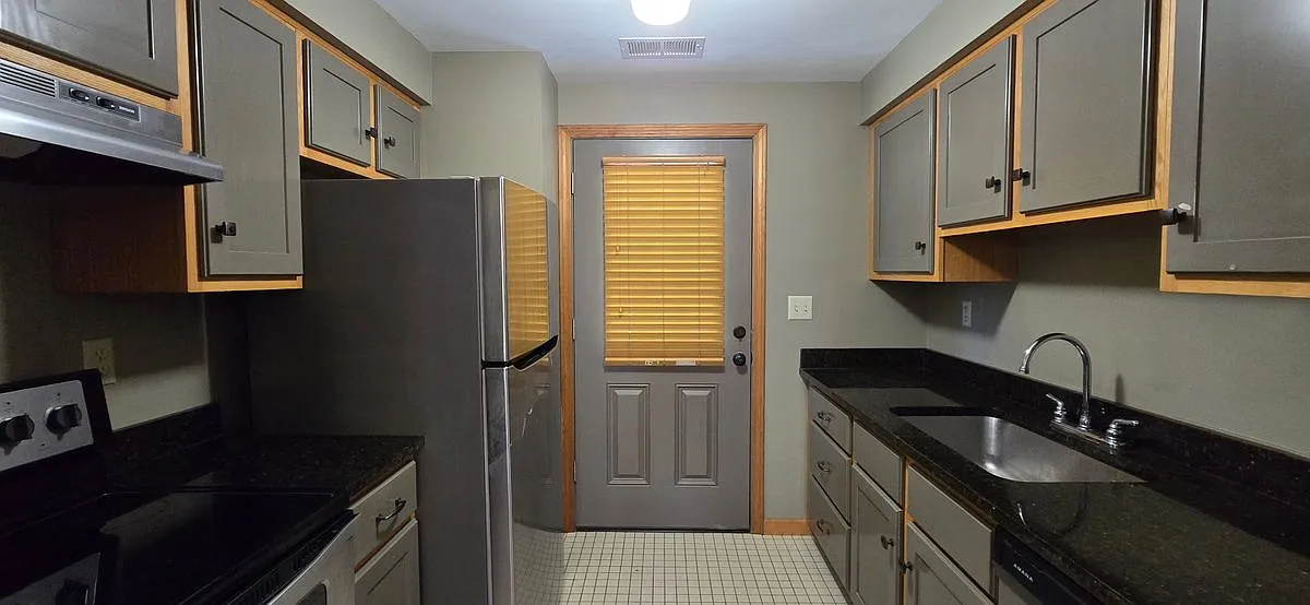Studio, 1.0 bath, 4060 sqft, $1,500 — Photo 1