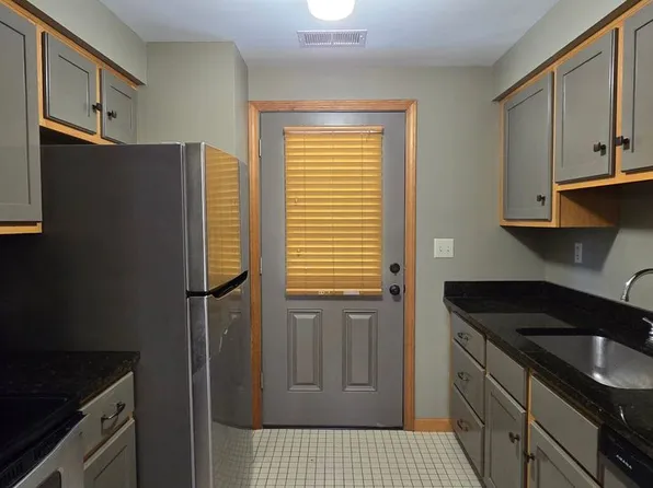 184 Middlesex Ave #6, Chester, CT 06412