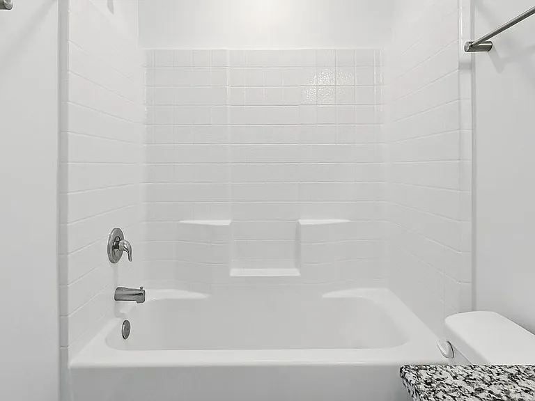 118 N 400 W — Photo 36