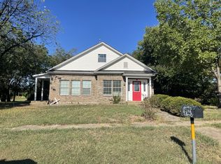 214 S 4th St, Wills Point, TX 75169