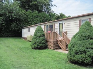 1 Chimney Ln, East Earl, PA 17519