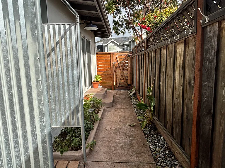 4710 Jewel St — Photo 24