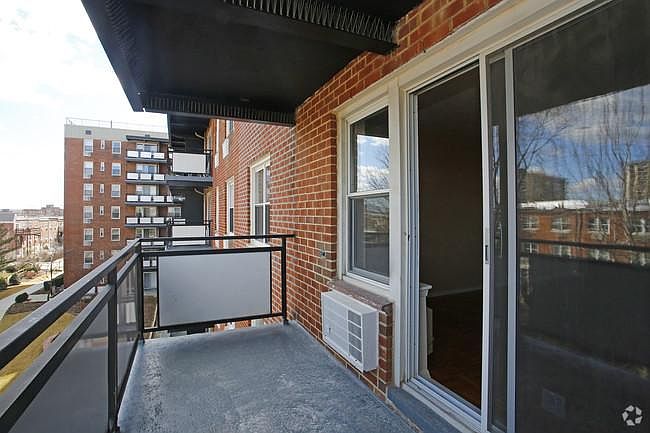 1st image of 1664 Bell Blvd