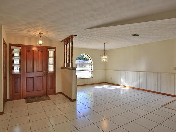 5th image of 3469 Country Walk Dr
