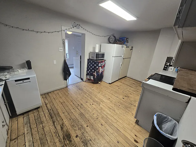 405 S Leroux St — Photo 12