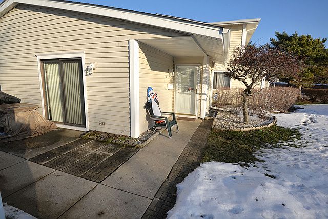 1st image of 34 Waterford Dr