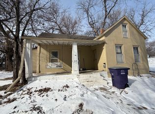 318 S 5th St, Manhattan, KS 66502