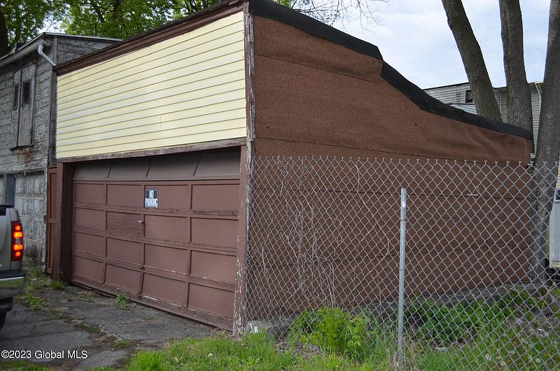 5th image of 358 Livingston Avenue