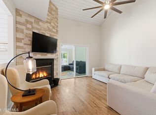 10 Ravenwood Ct, Freehold, NJ 07728