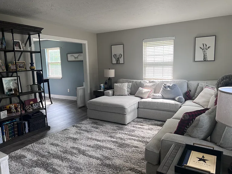 833 Sherwood Dr — Photo 3