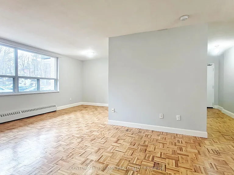 37 Peel St #100 — Photo 2