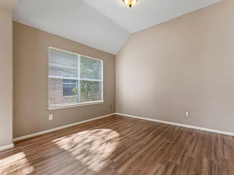 30218 Deleon Fields Dr — Photo 4