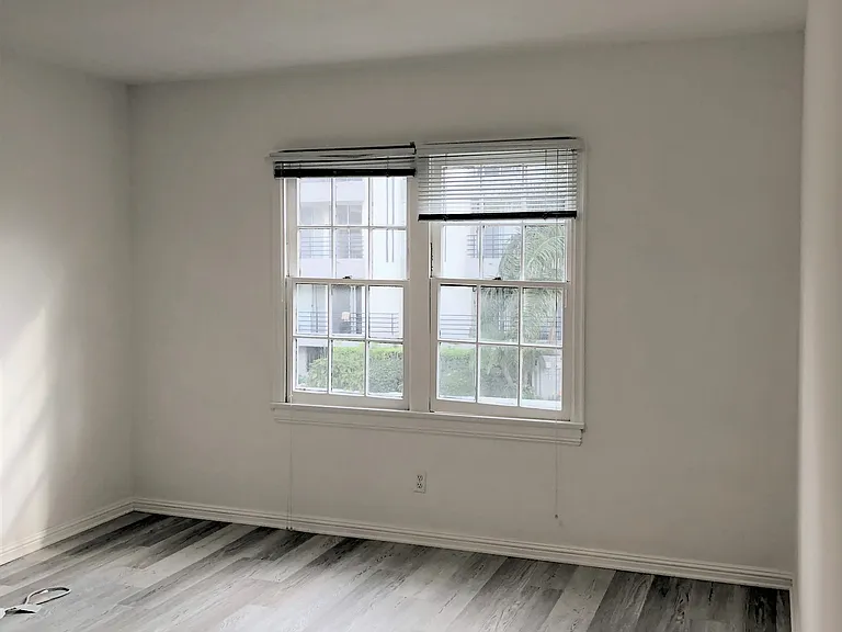 615 S. Cochran Ave. — Photo 5