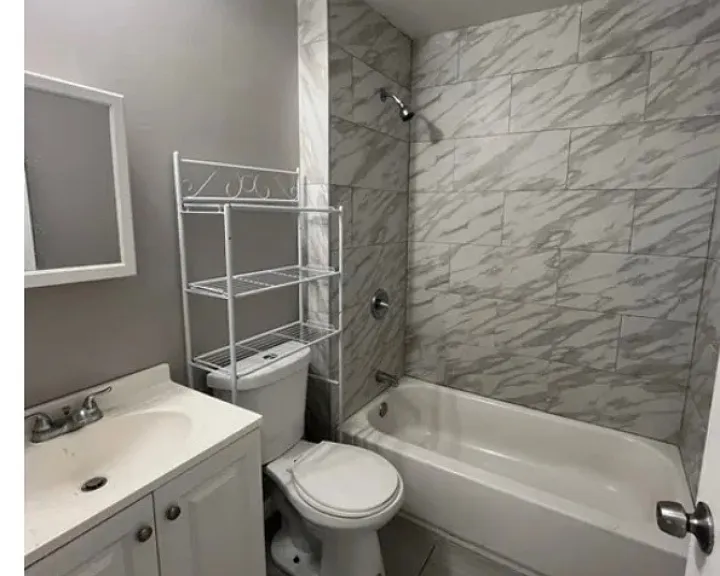 5-298 Halstead St #1A — Photo 3