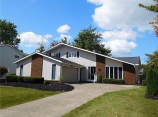 210 Normandy Dr, Brunswick, OH 44212
