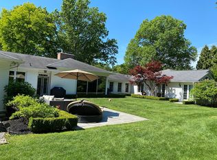 27630 Fairway Hills Dr, Franklin, MI 48025