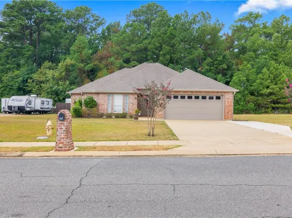 402 Ocho Rios Dr, Pineville, LA 71360