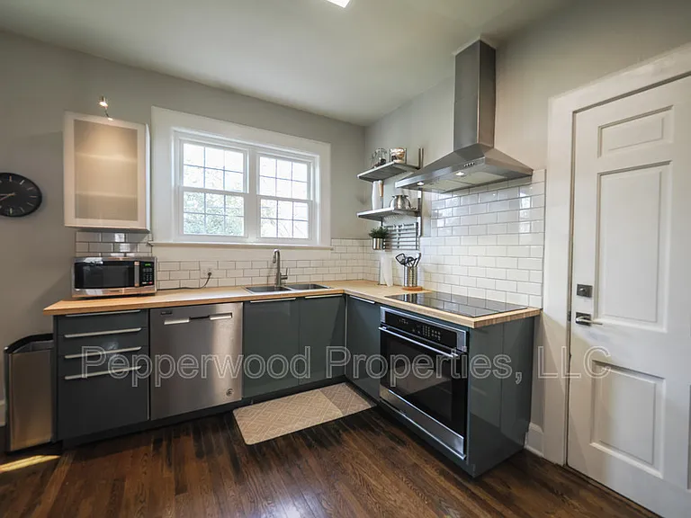 519 E Main St #1-8 — Photo 8