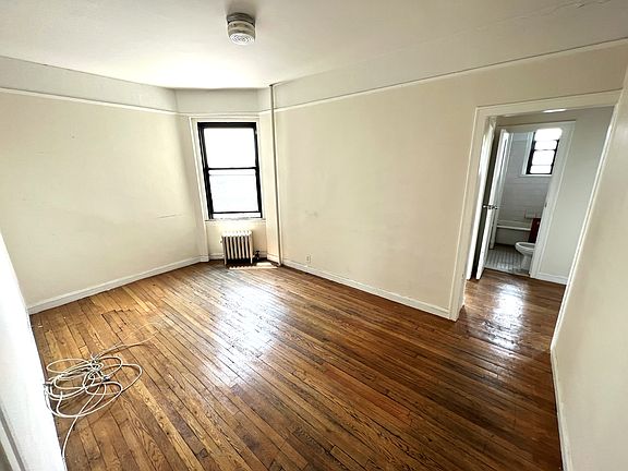 3rd image of 21-78 35th St APT 4B