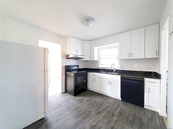 2nd image of 221-23 59th Ave #2