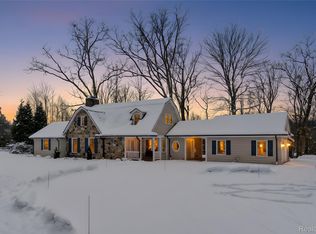 24924 Riverwood Dr, Franklin, MI 48025