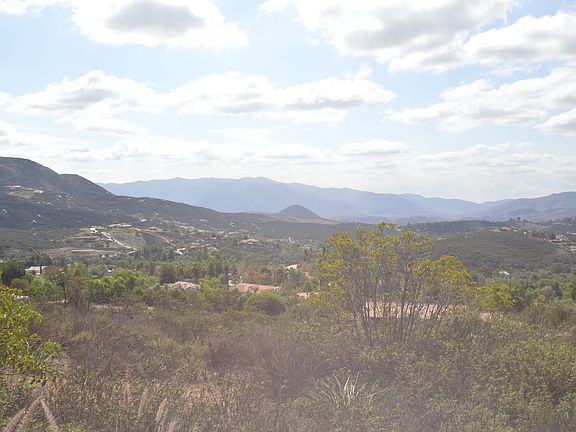 4th image of Highland Heights Road