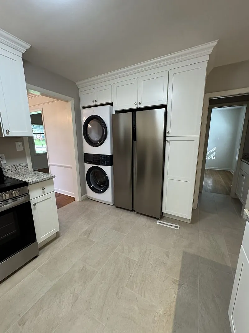 4 bed, 2.5 bath, 1854 sqft, $2,800 — Photo 3