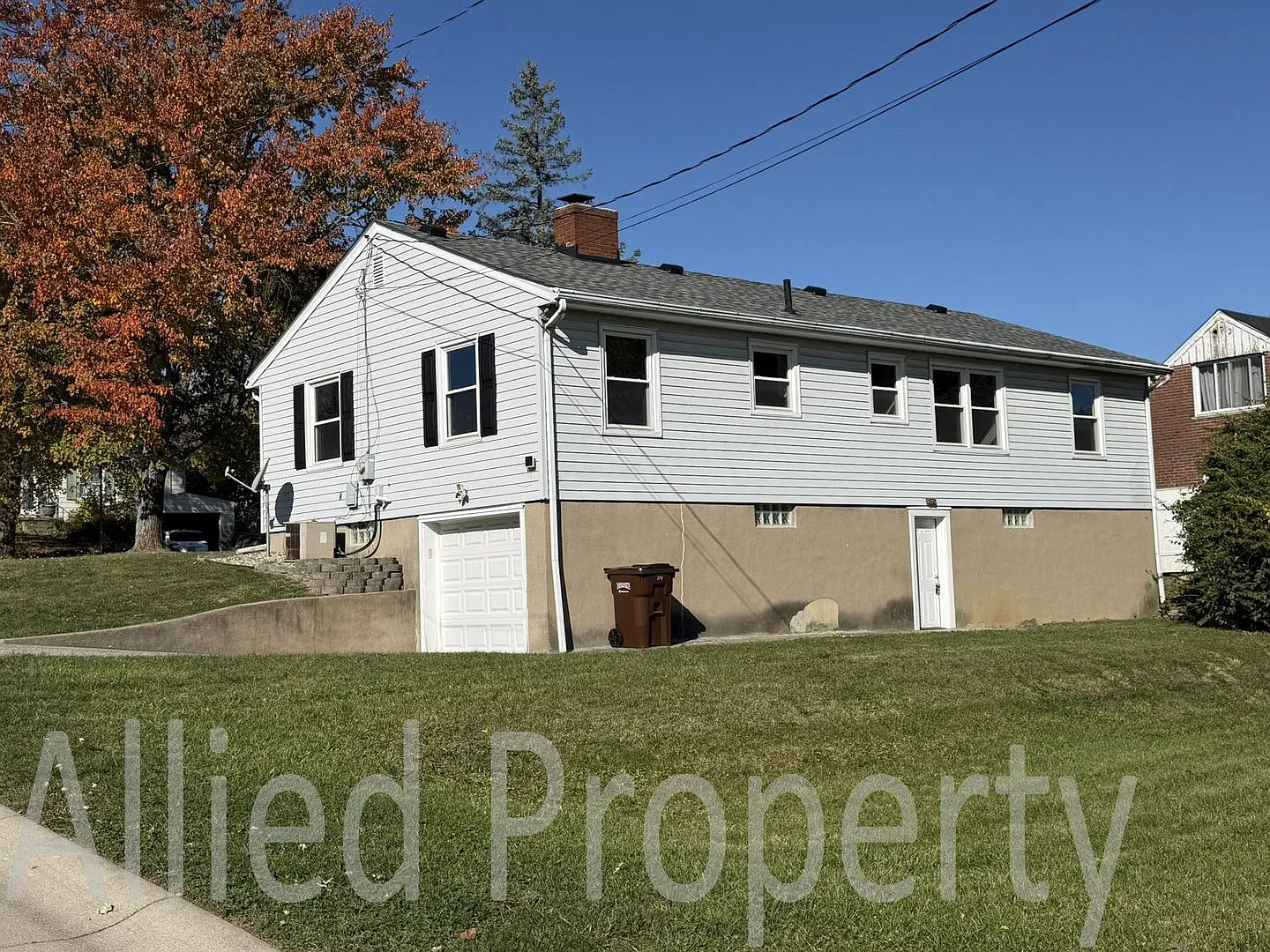 1094 Southern Hills Blvd — Photo 2