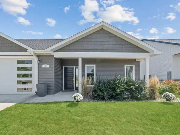 120 Cathy Jean Ct, Waterloo, IA 50701