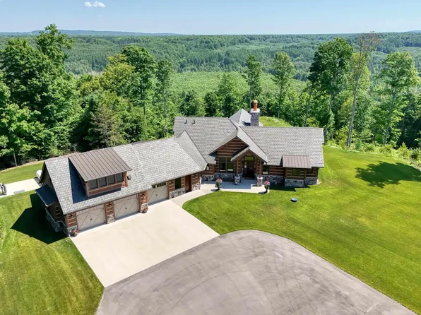 3375 Crum Rd, Benzonia, MI 49616
